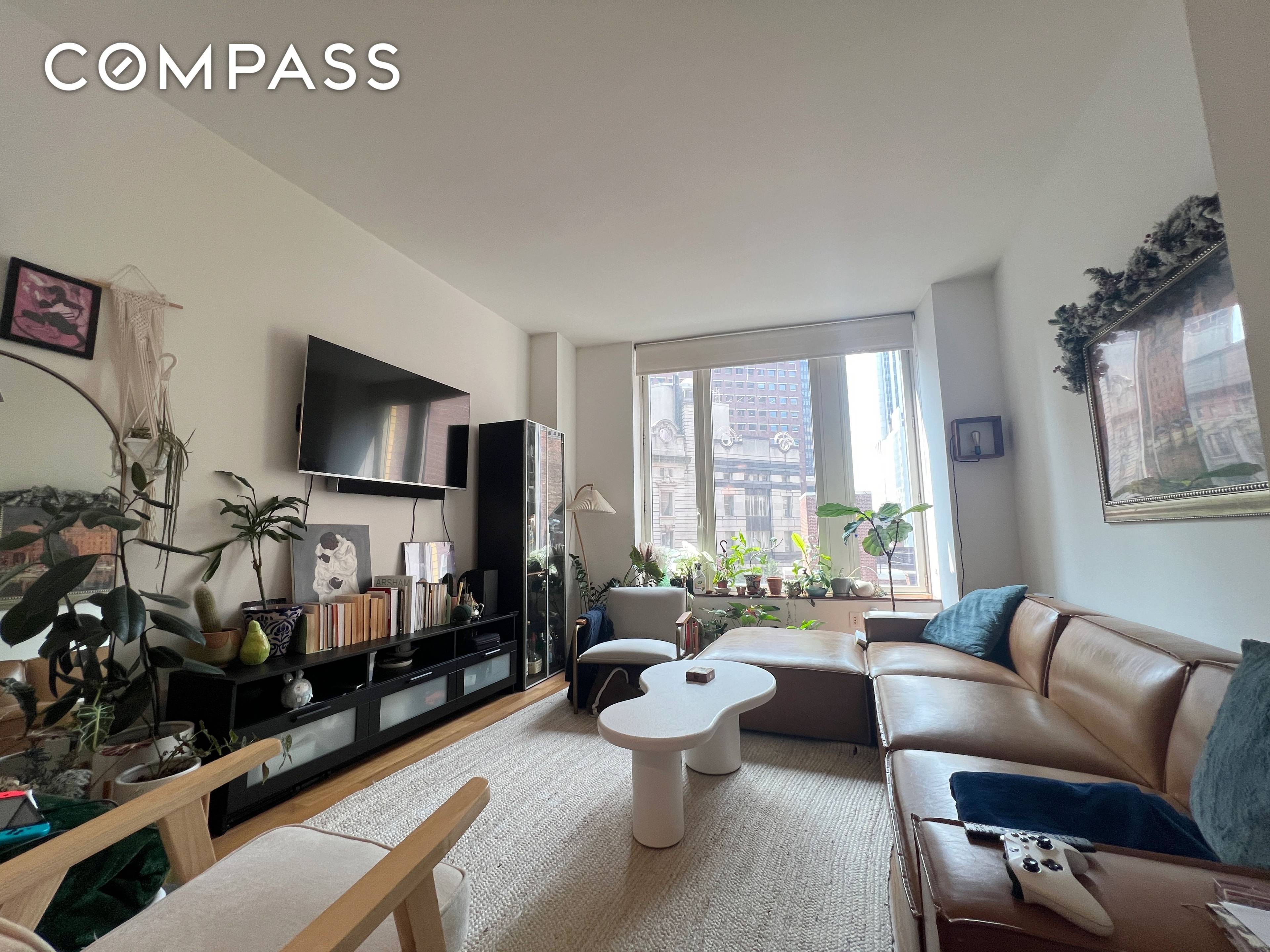 Welcome to 15 William St, an exquisite high rise condo located in the heart of the Financial District.
