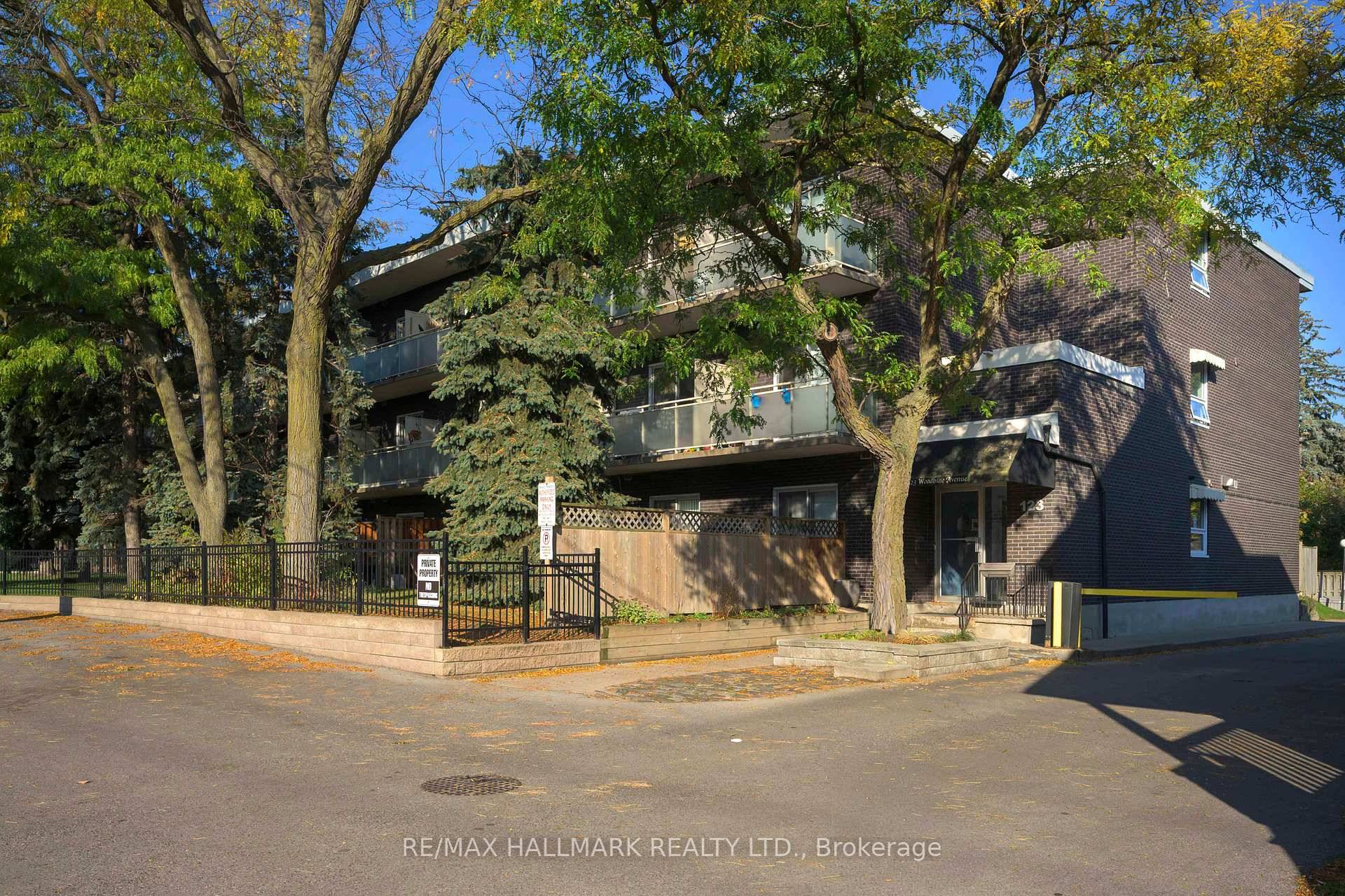 Welcome To Your Own Private Retreat In The Heart Of The Beaches !