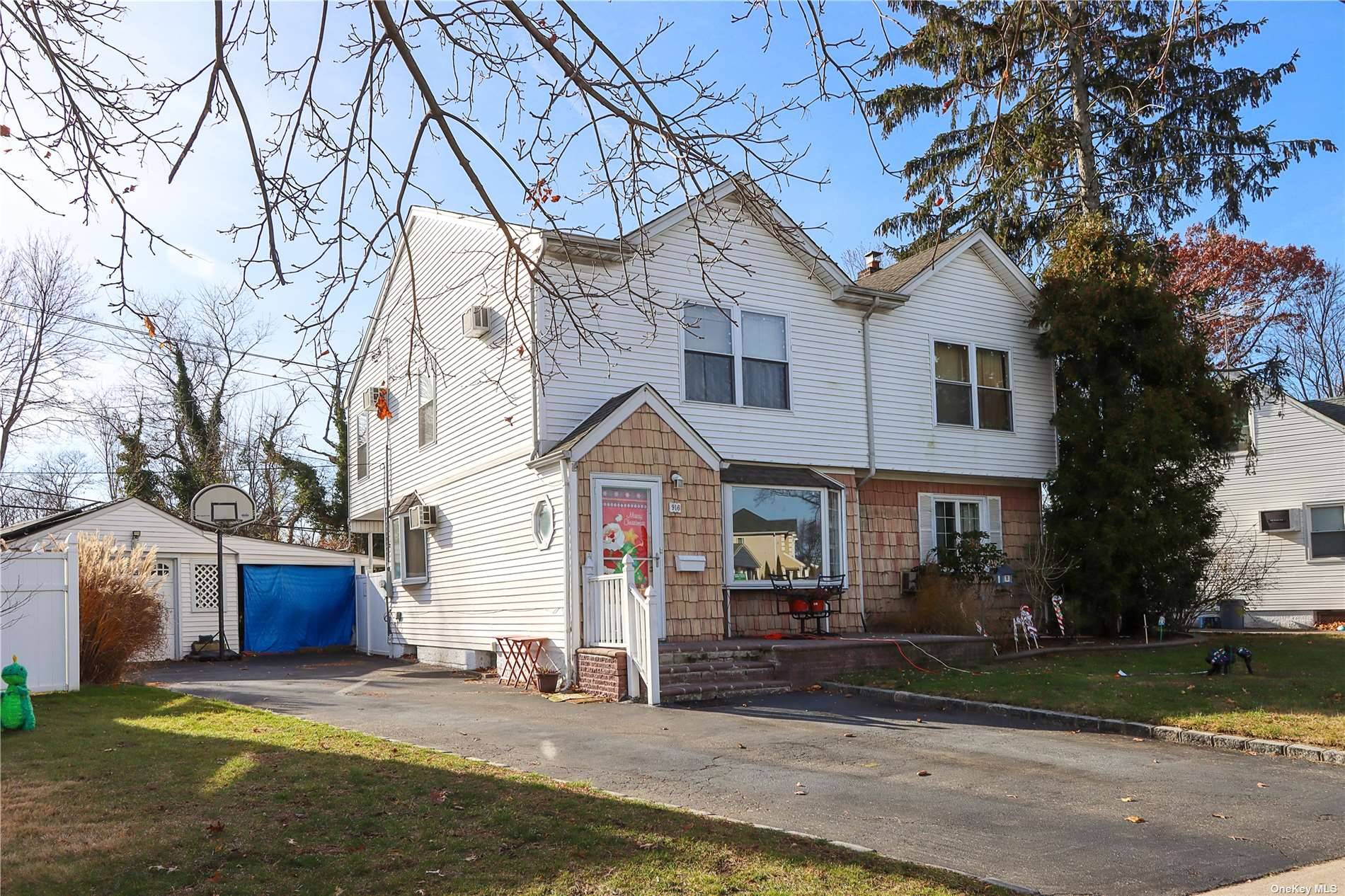 Come and See this large Colonial in the Desirable area of Franklin Square.