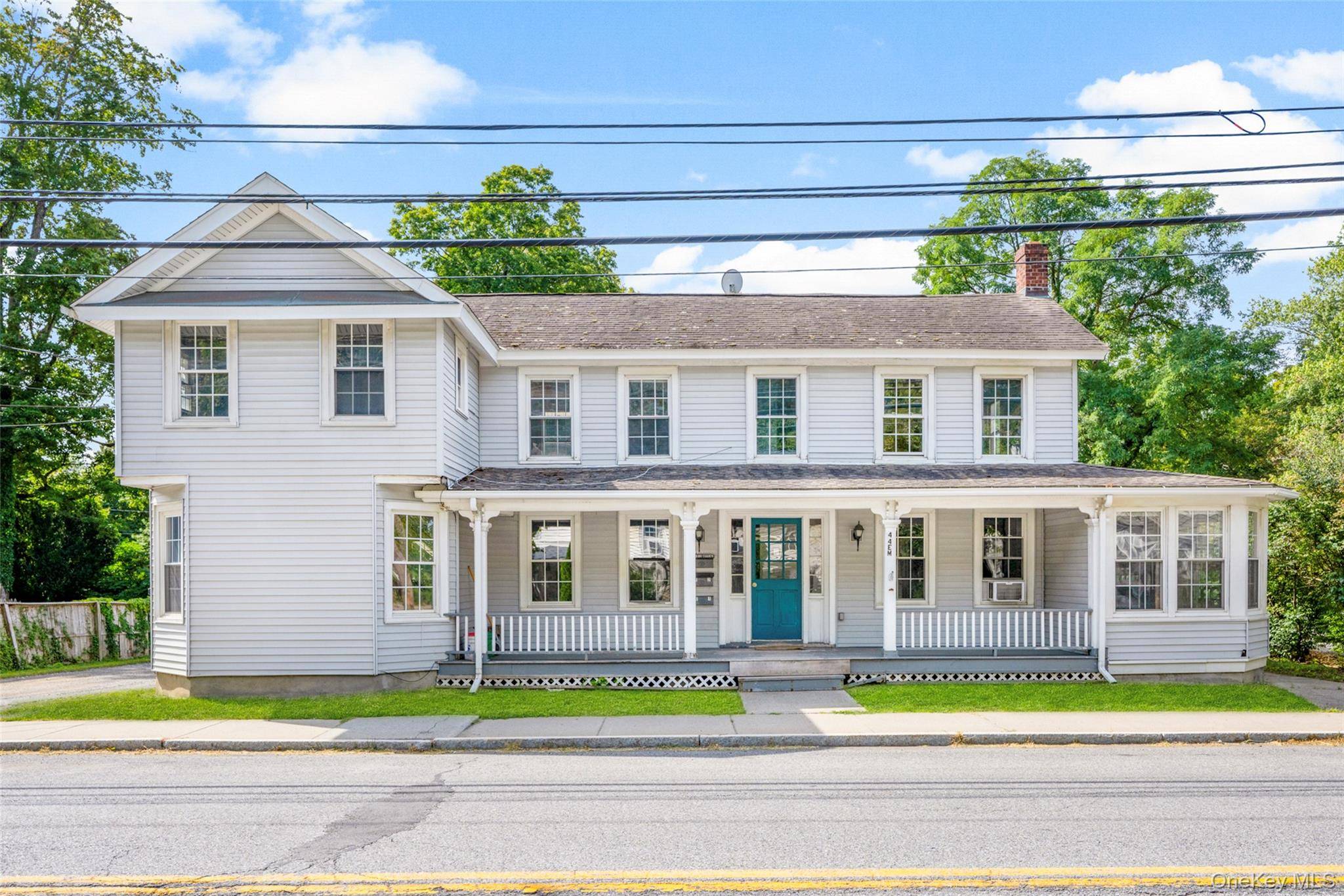 Introducing a prime 3 unit investment opportunity in the Hudson Valley area.