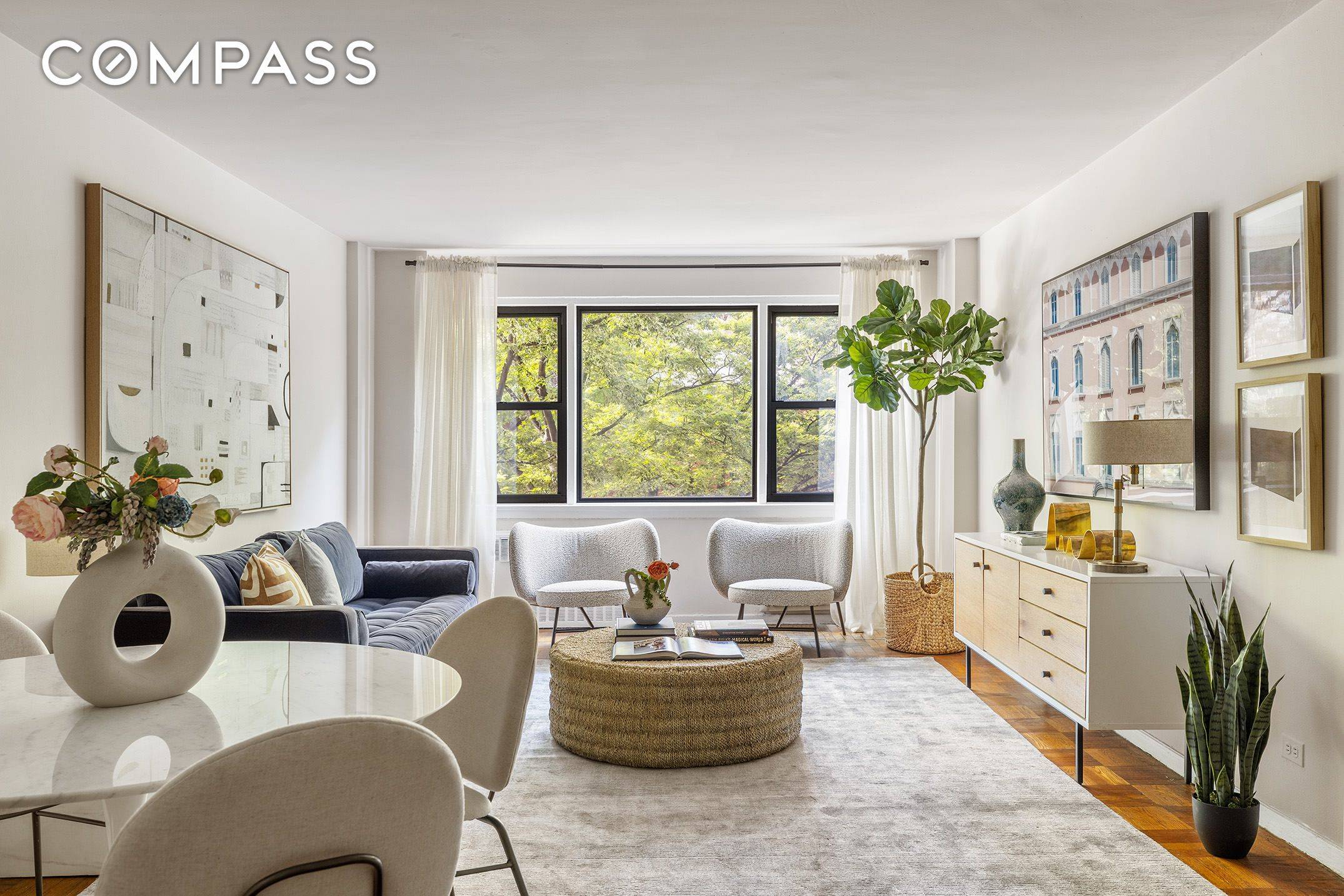 Key to the Park ! This one bedroom Gramercy Park apartment has low maintenance and is located in one of Manhattan s most desirable areas.