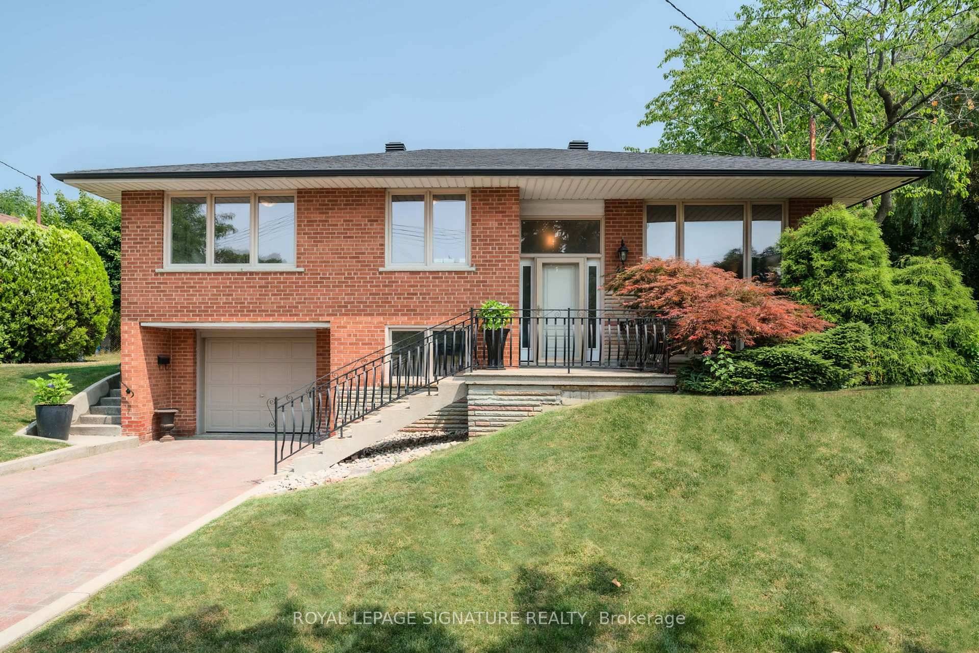 RARE 4 Bedrooms on the Main Level This is a High Demand, Very Quiet Location at the top of a Cul de Sac, with a wide Pie Shaped Lot, measuring ...