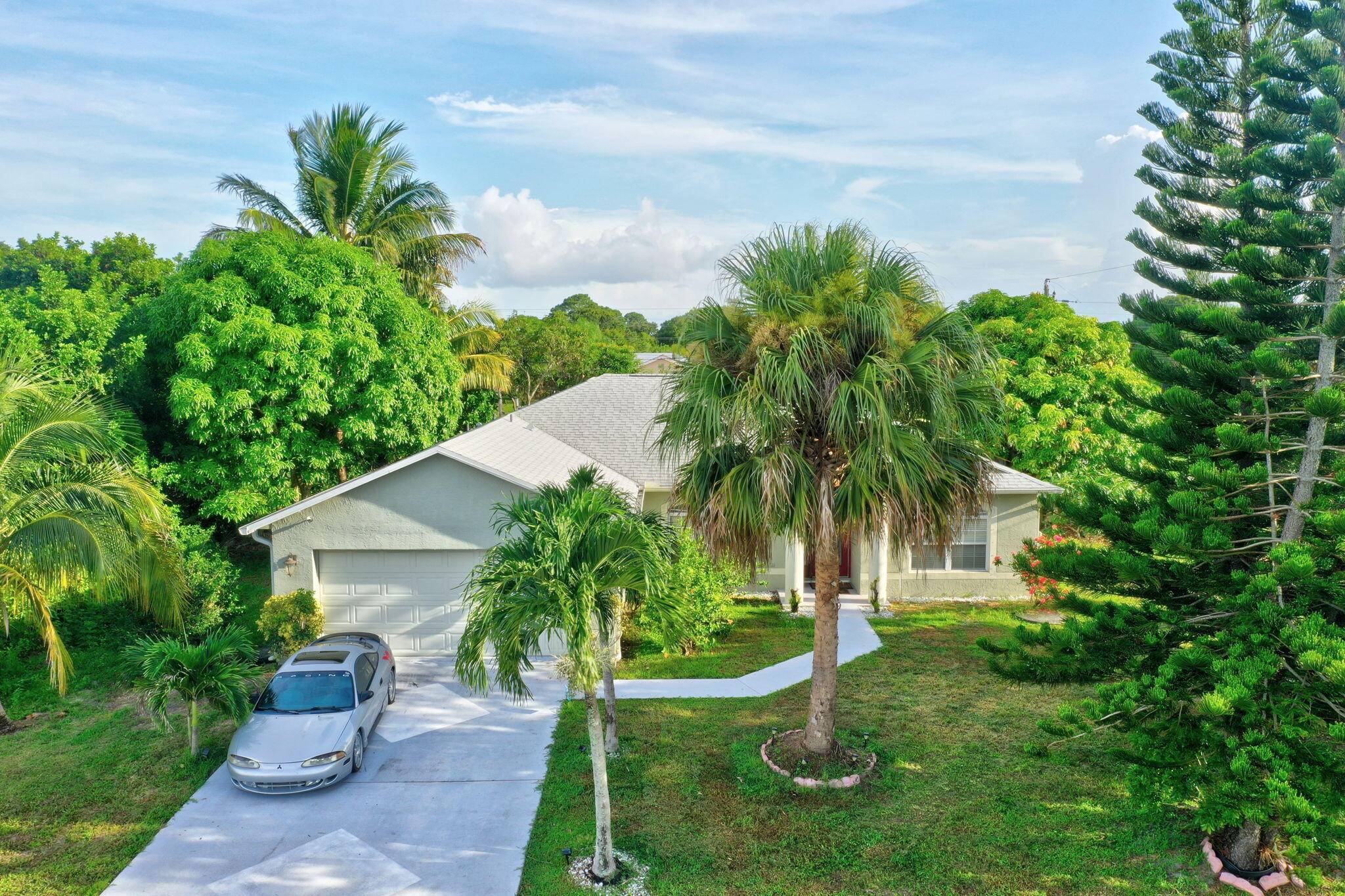 DISCOVER YOUR DREAM OASIS IN PORT SAINT LUCIE.