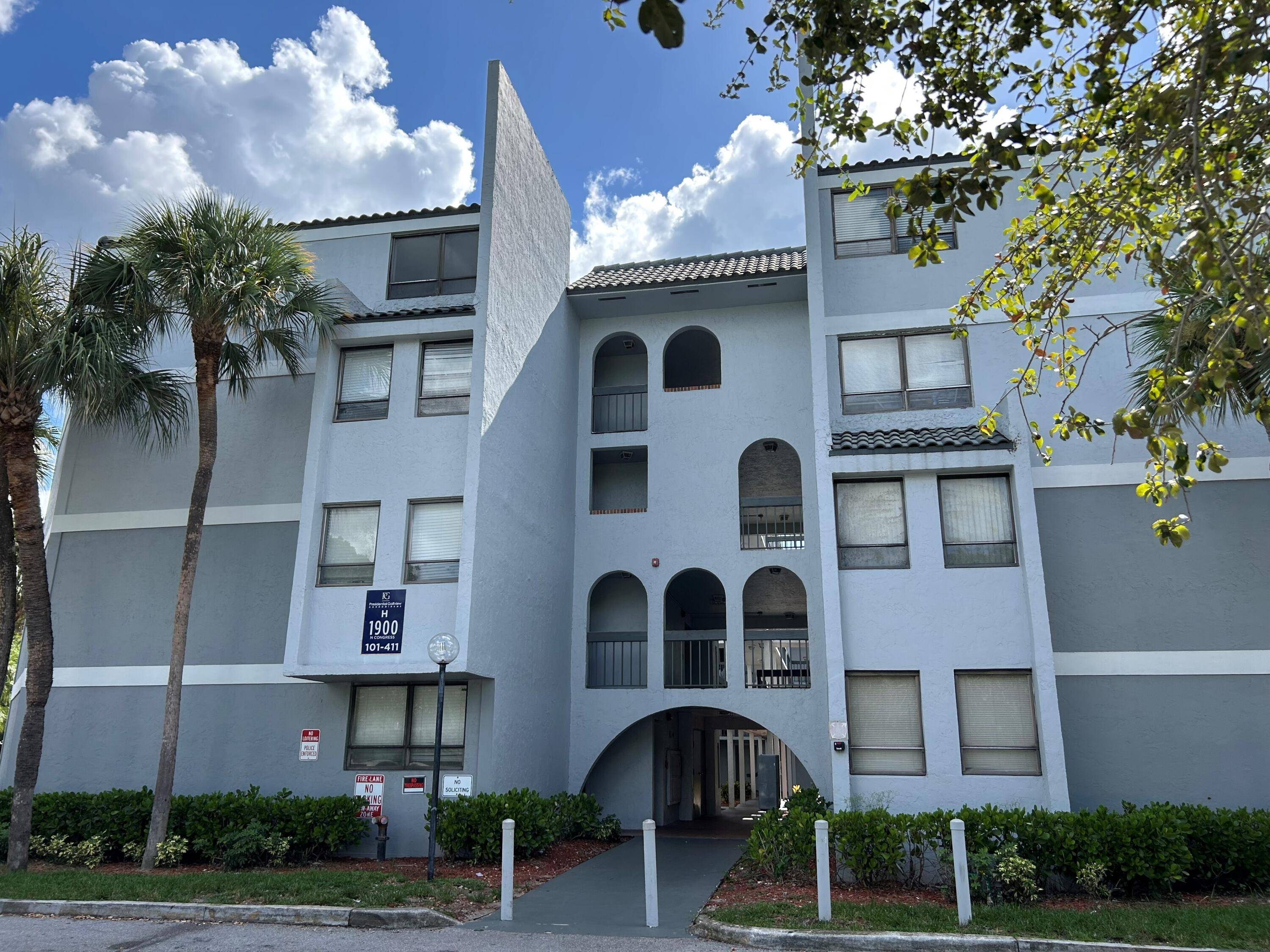 Attention investors ! 2 bedrooms, 1 bathrooms, tenant occupied until for 1500 month.