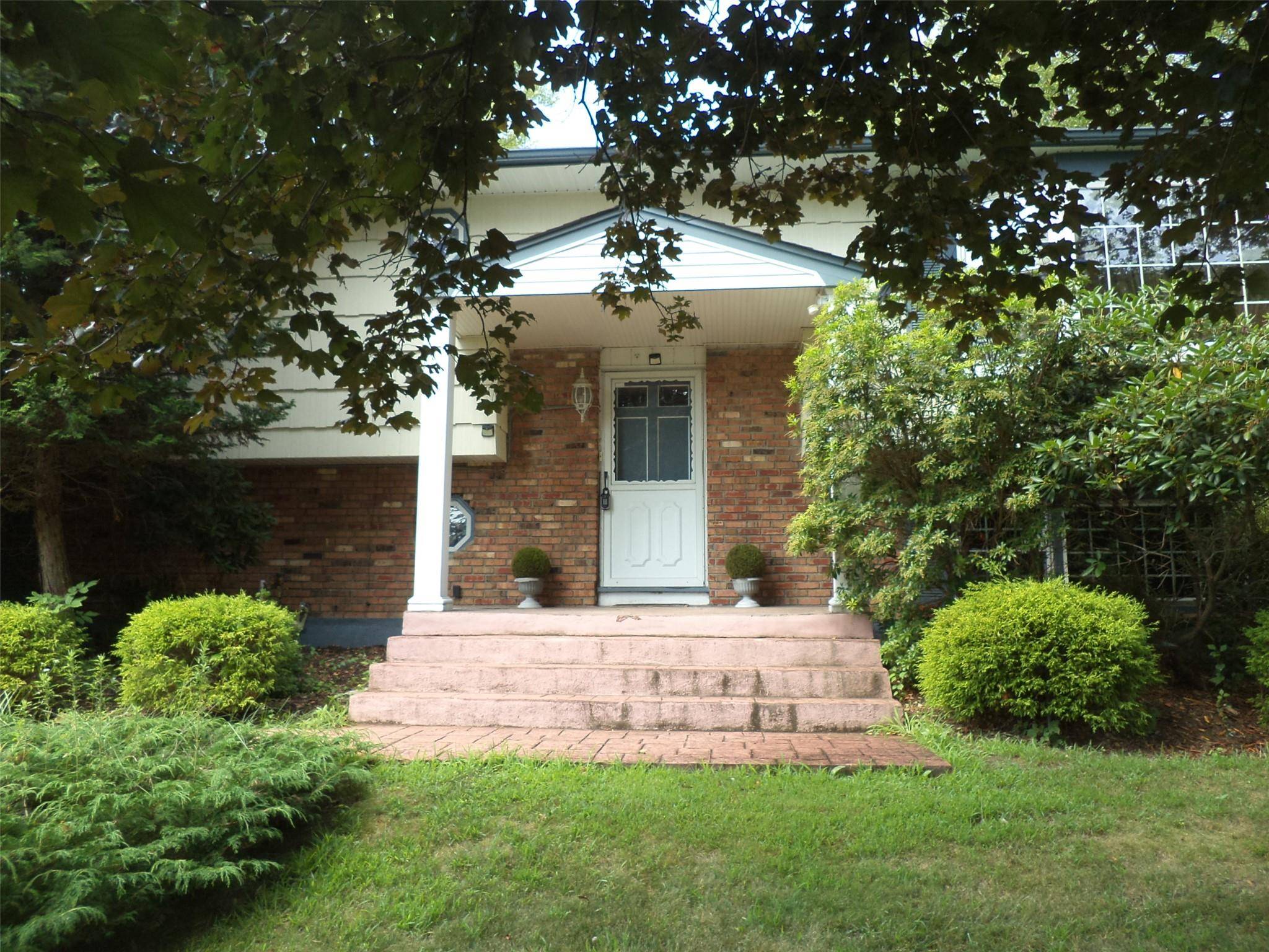 Fabulous 4 Bedroom, 3 Bath Home, Quiet, Lovely Area.
