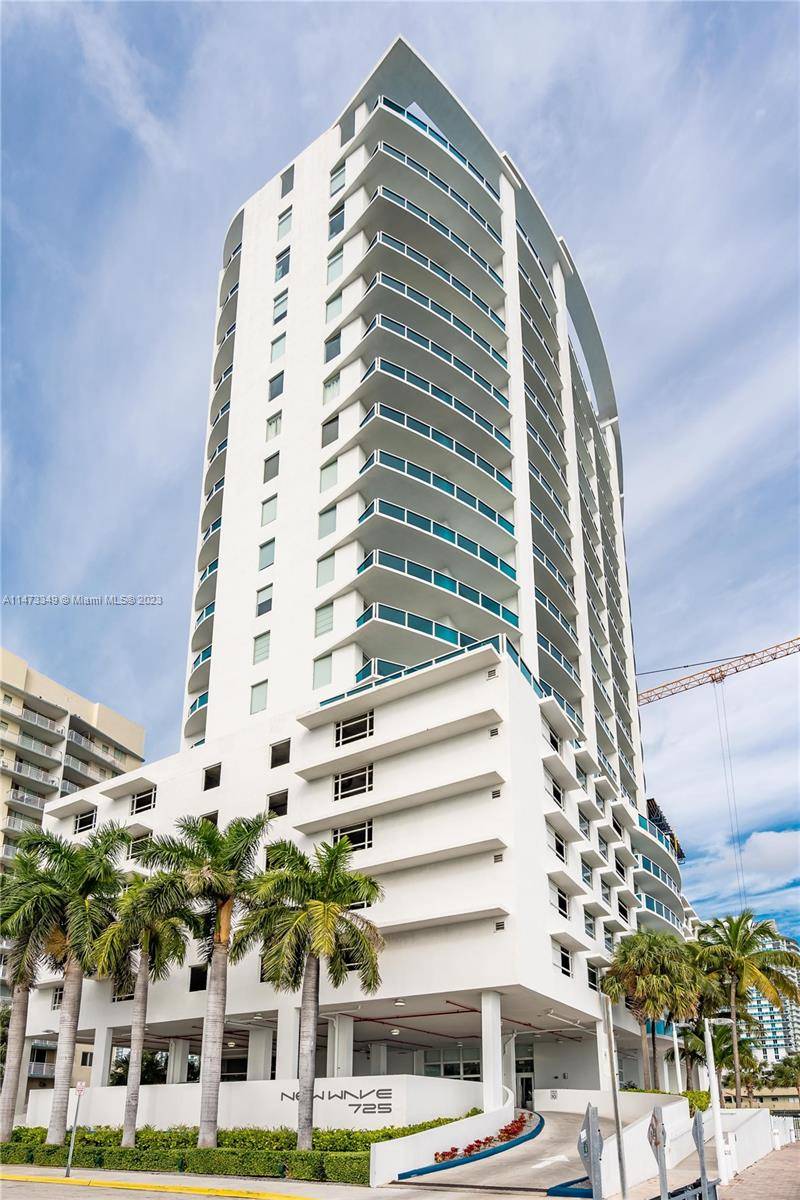 This fully furnished, loft style, one bedroom, two full bathrooms plus den unit offers a spectacular open bay view.
