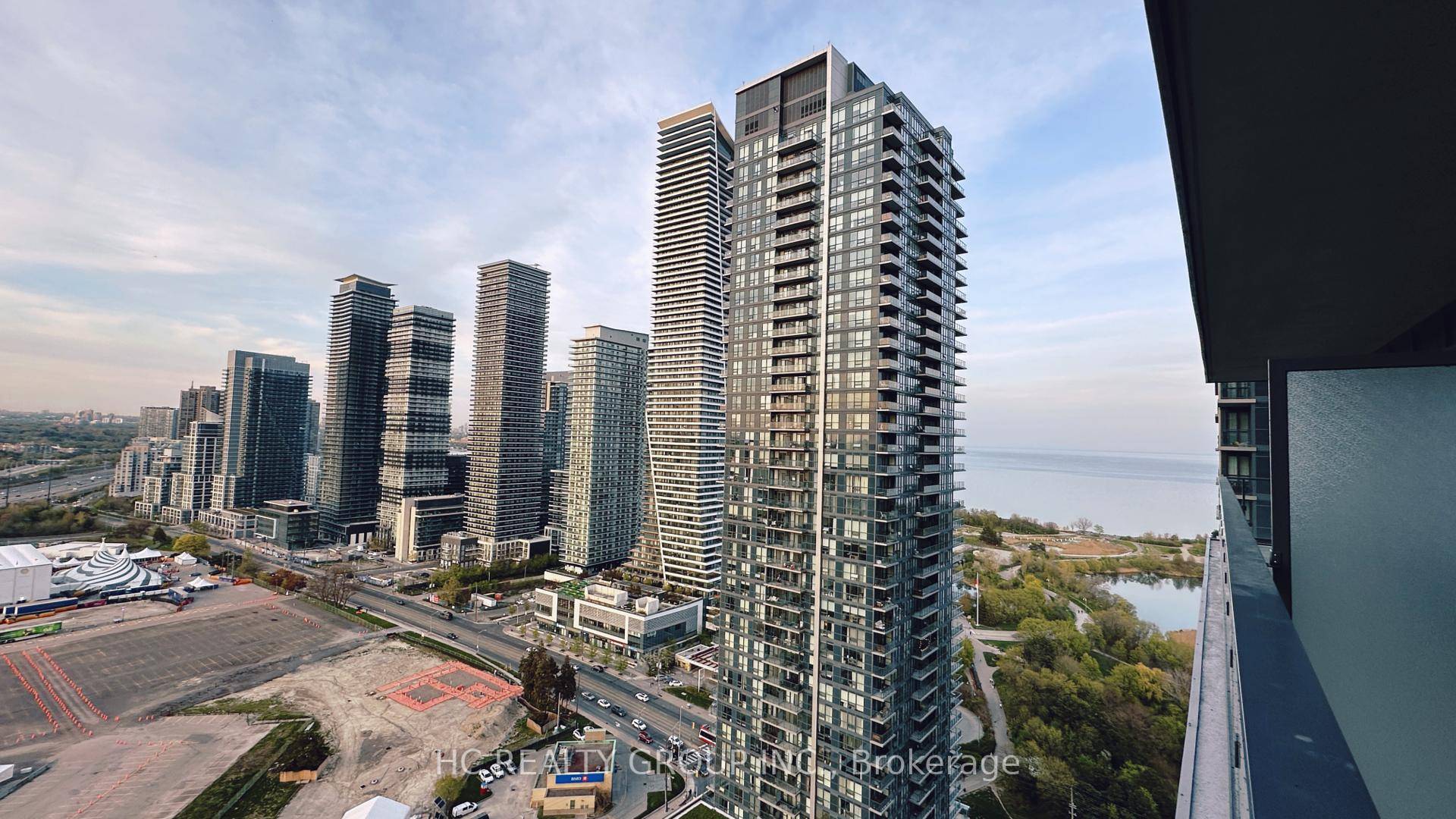 Spacious 1 Bed Large Den unit with stunning lake views from the balcony !