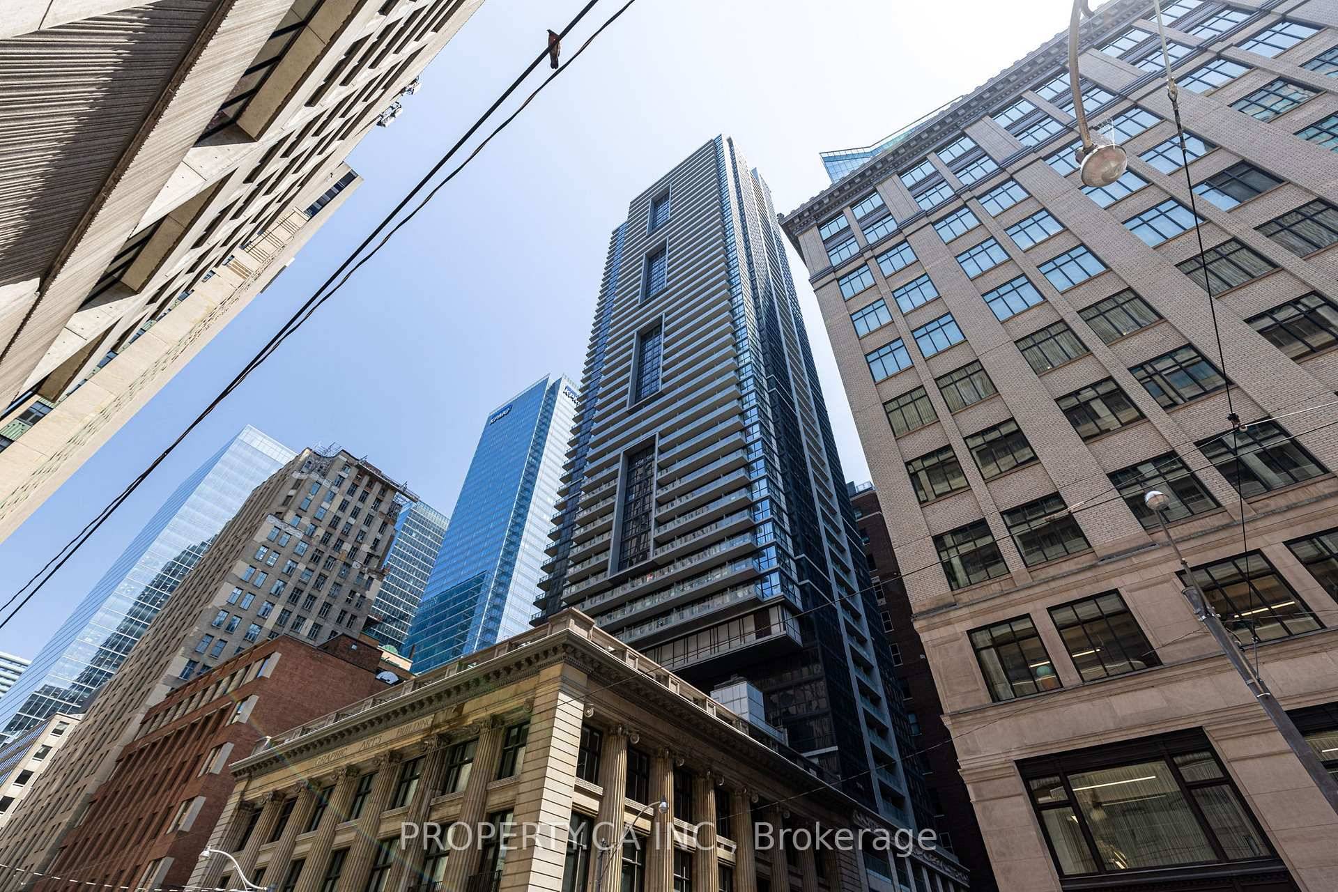 Welcome to 70 Temperance PH12, a perfectly laid out 1 bedroom suite.