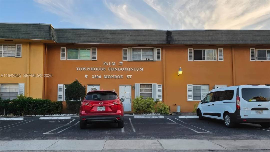 Charming townhouse in a great location !