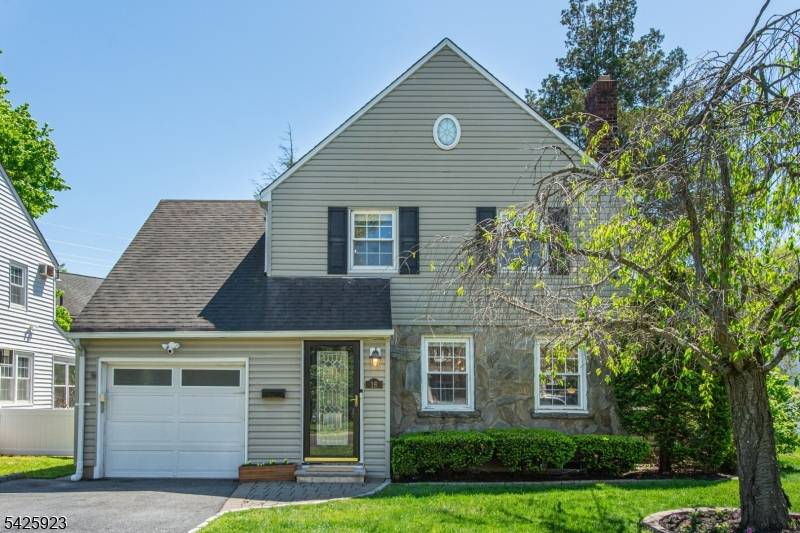 This is the kind of home that feels welcoming from the moment you arrive !