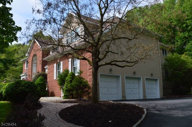 Newland Ct Bridgewater Twp. New Jersey Single-Family