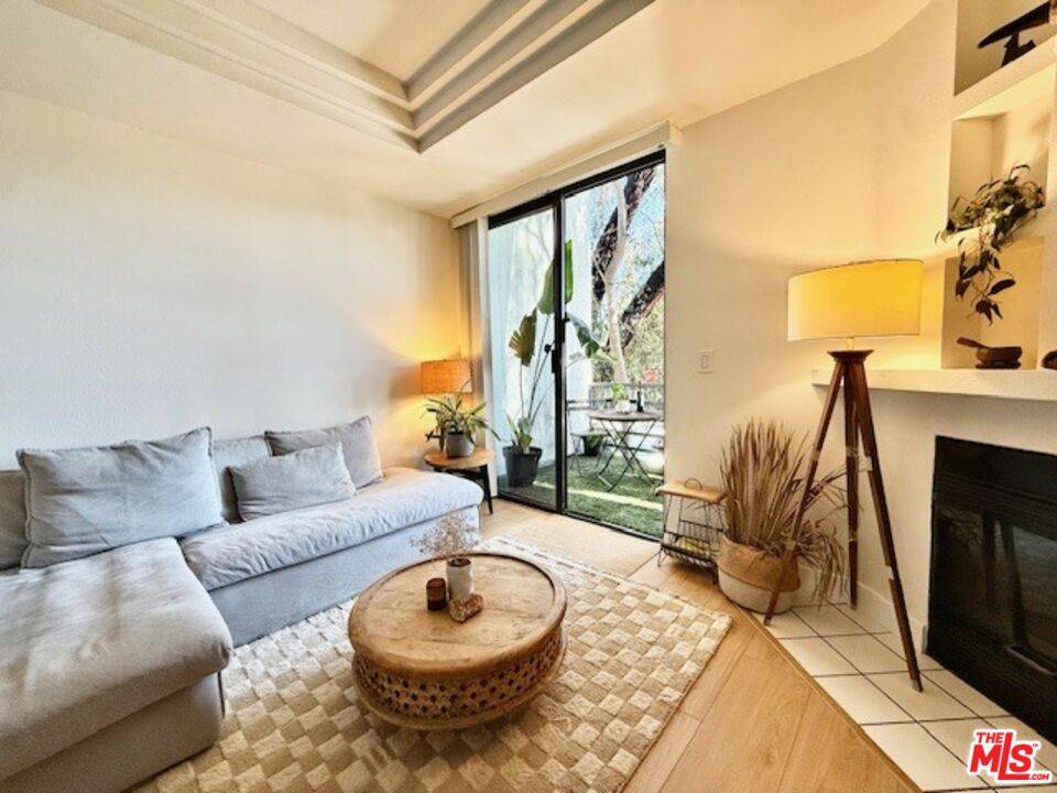 2500   Abbot Kinney Blvd 2BR Marina Del Rey La