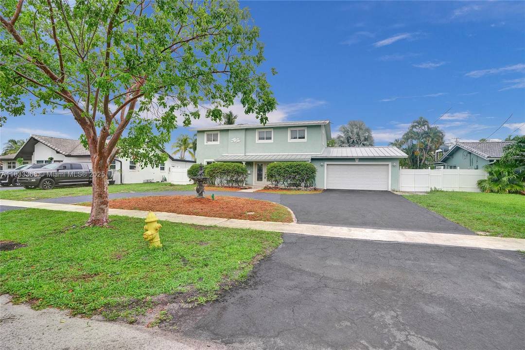 OCEAN ACCESS. Waterfront living in Plantation Isles !