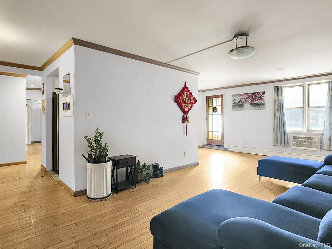 Newly Updated Two Bedroom Two Full Bath Condo Unit in Flushing.