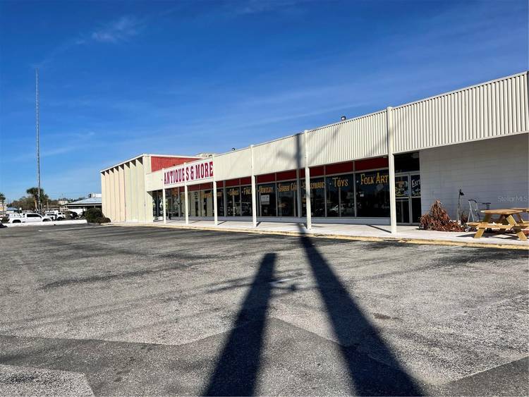 Freestanding retail space for lease on 1.