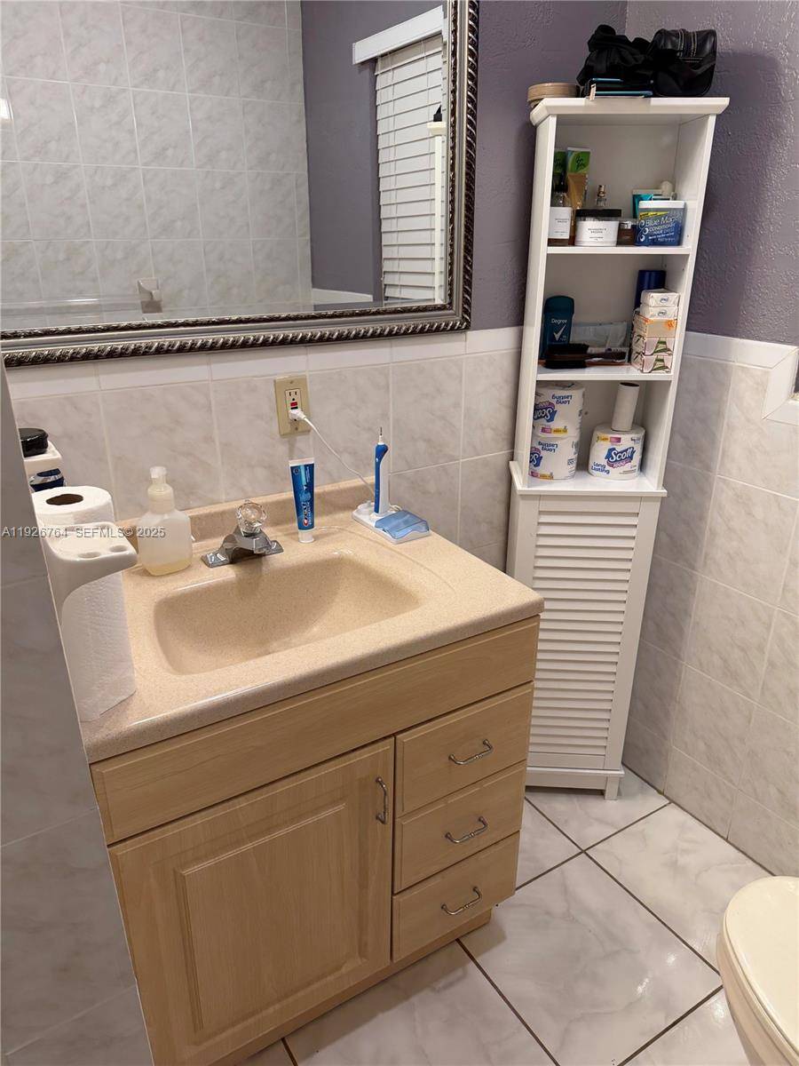 Beautifully designed 4 BR 2BA home located in the heart of Miami Gardens just steps away from the Hard Rock stadium.