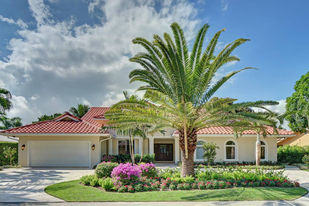 Rental property available in Royal Palm Yacht Country Club beginning December 1st !