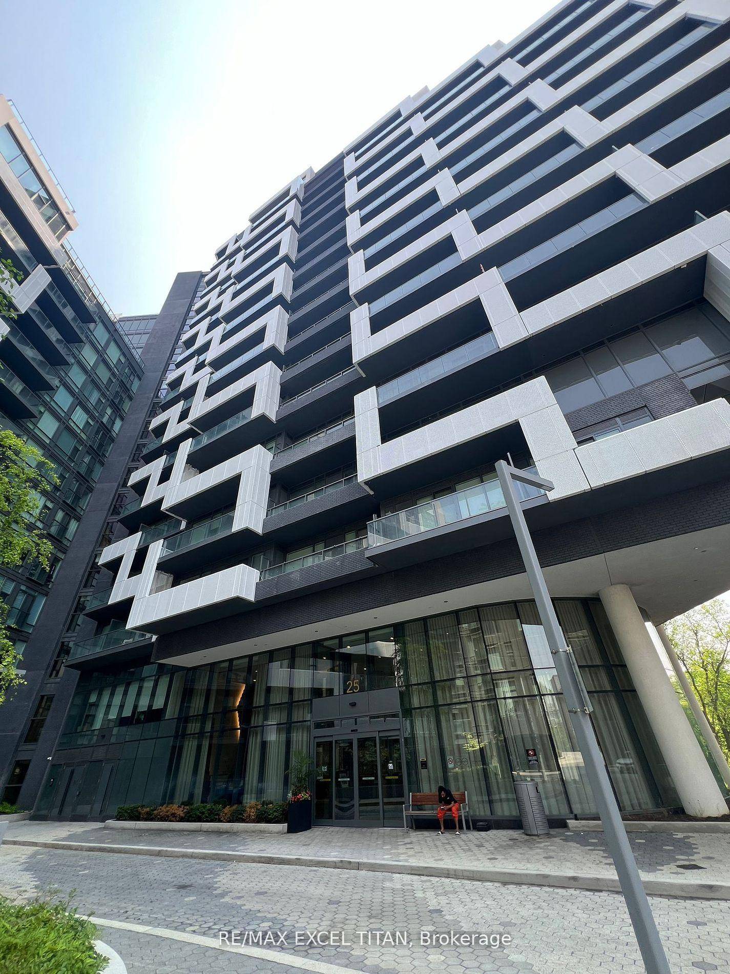 Stunning 2 1 Bed, 2 Bath Condo at Scala by Tridel Beautifully designed 911 Sq Ft unit featuring 10 ft ceilings, floor to ceiling windows, and a bright open concept ...