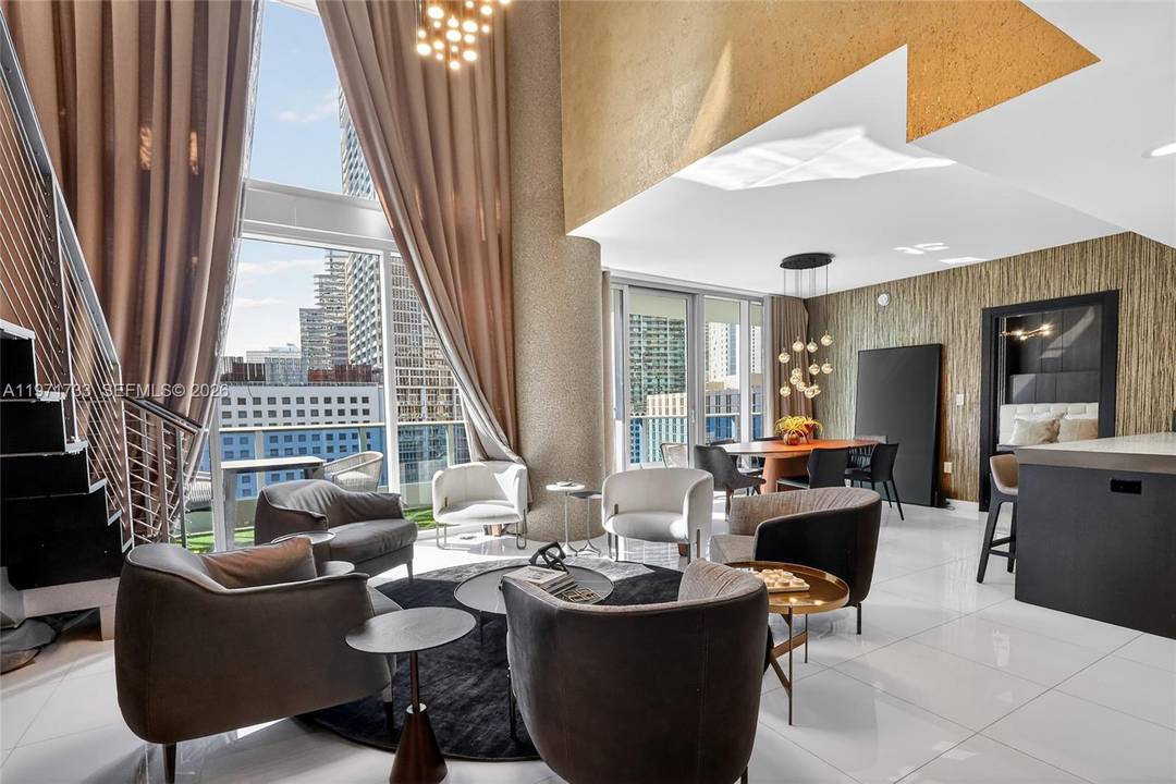 Live in luxury at EPIC Residences !