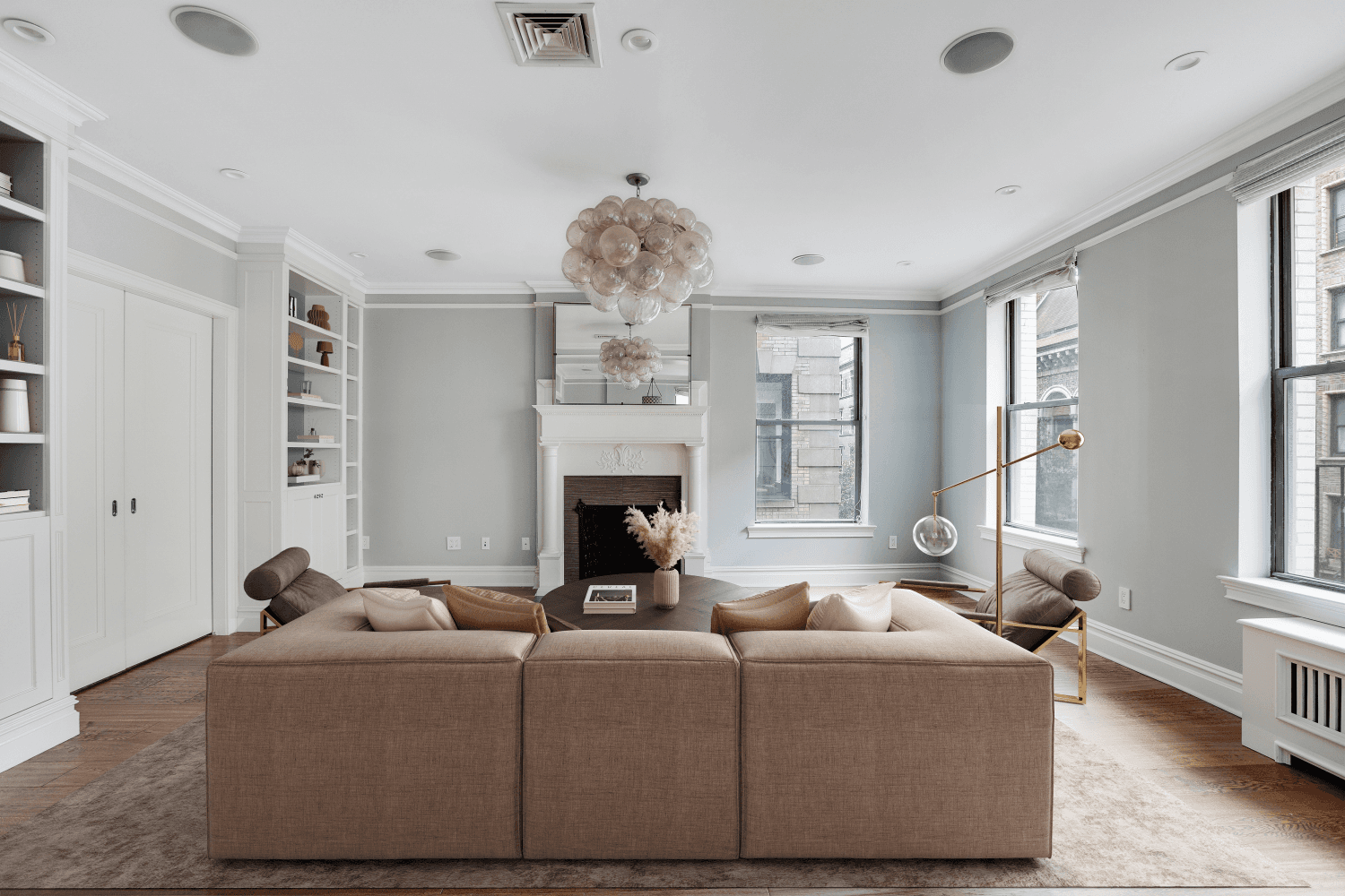 This exquisite pet friendly, pre war residence, located in New York City's highly desirable Upper West Side, has been meticulously renovated to blend sophistication with comfortable living.