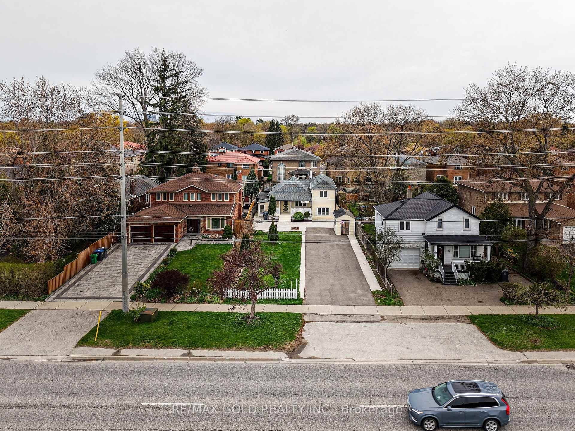 Welcome to this beautifully updated 4 bedroom, 2 bathroom home in the sought after community of Mineola.