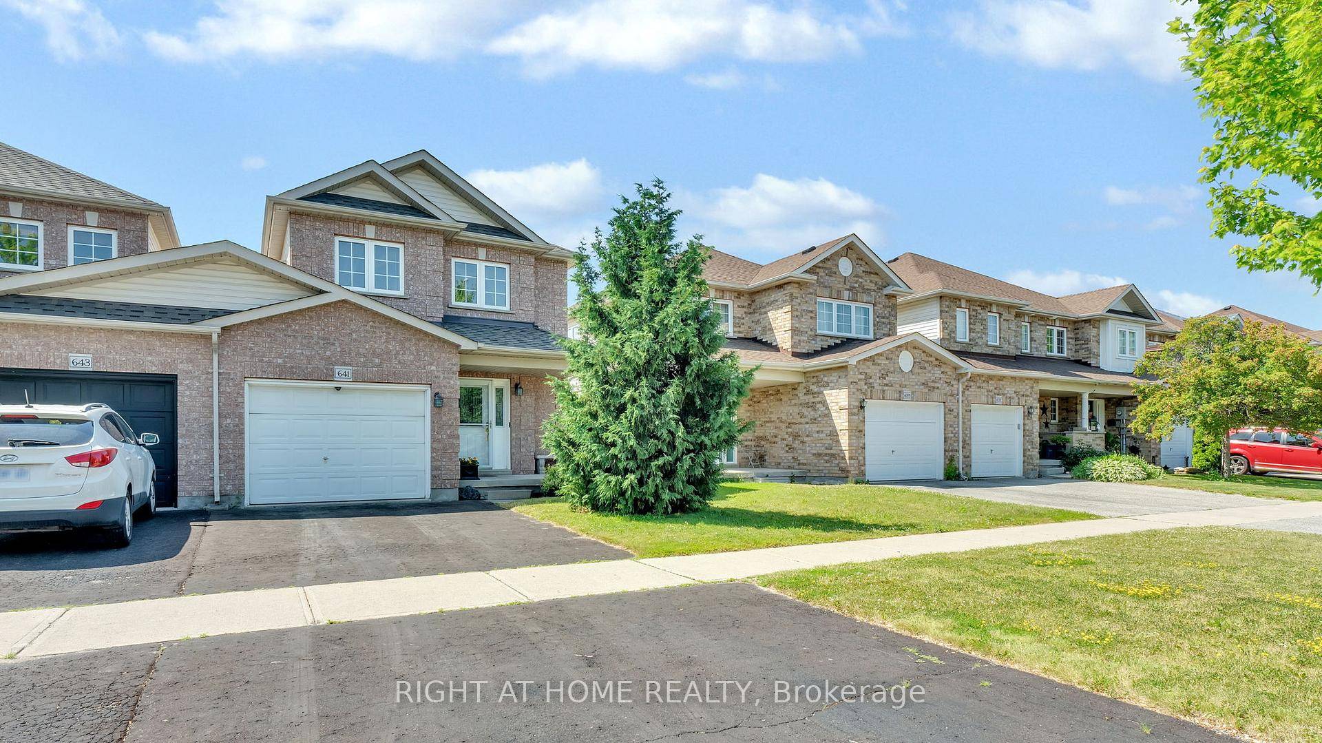 Spacious amp ; Well Maintained End Unit Townhome in Prime North Oshawa.