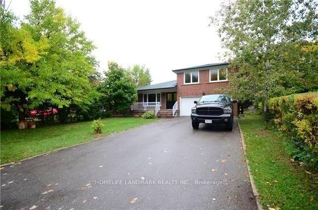Home In A Prime Location Of Don Valley Village, Combined amp ; Bright Living Rm Dining Rm, Direct Access To Double Car Garage.