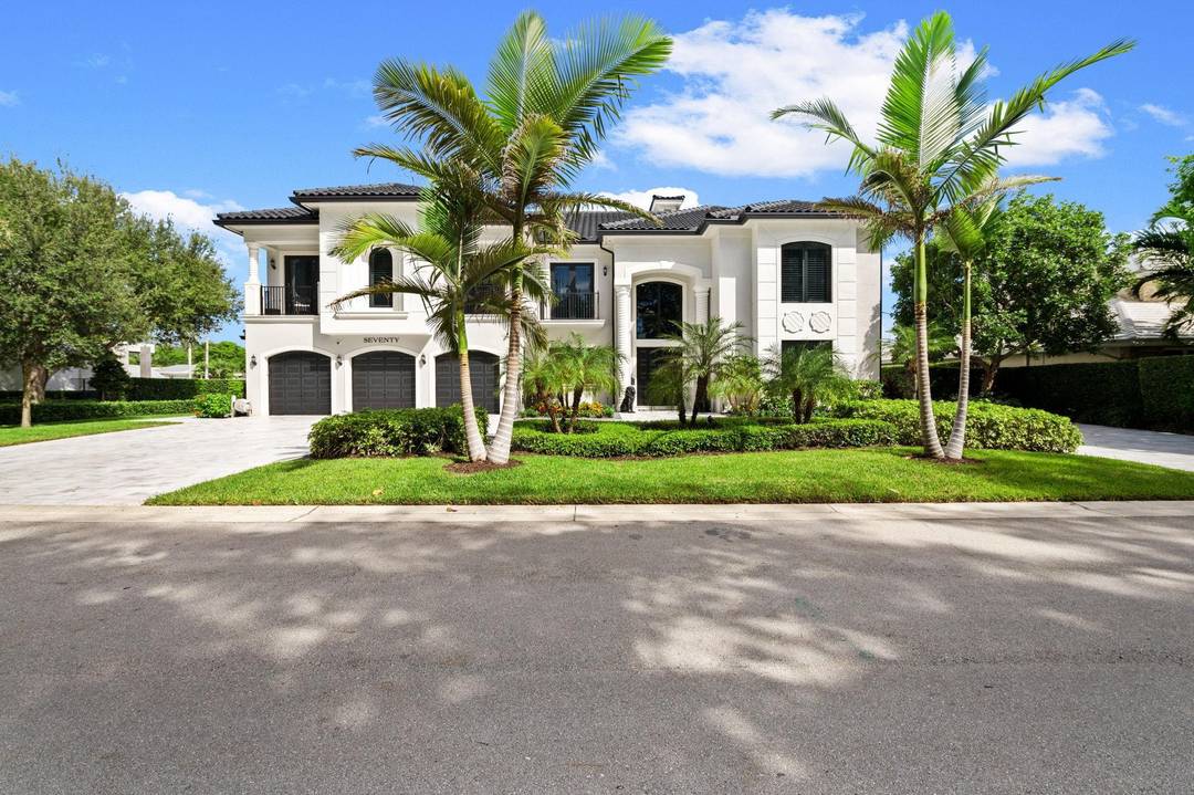 Located in the prestigious guard gated community of Bay Colony, this bright, open concept home, on a private corner lot, with 2 separate sea walls and dockage 108 ft and ...