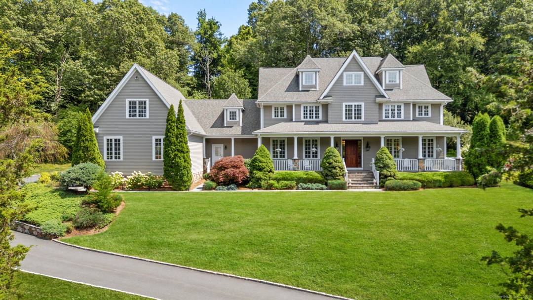 Attractive Price Adjustment on this Quintessential New England Retreat in Redding, CT Welcome to 2 Longwood Drive, an exquisite property providing an idyllic lifestyle amidst natural beauty.