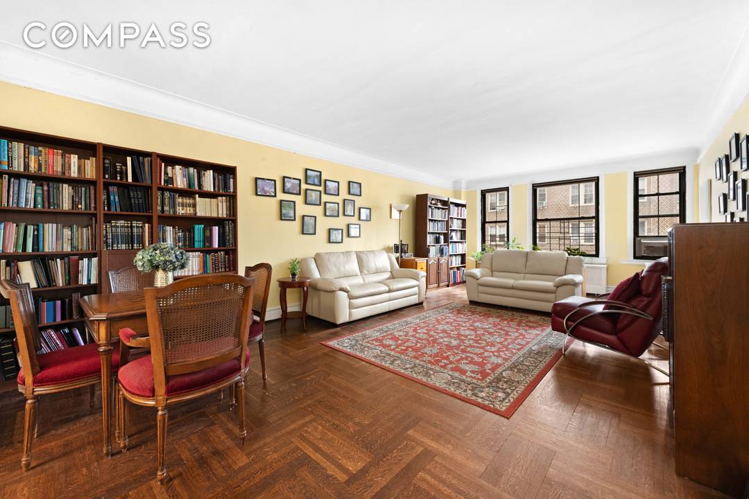Residence 10A presents a rare opportunity to reimagine a grand prewar home in a distinguished Rosario Candela designed cooperative in the heart of the Upper West Side.