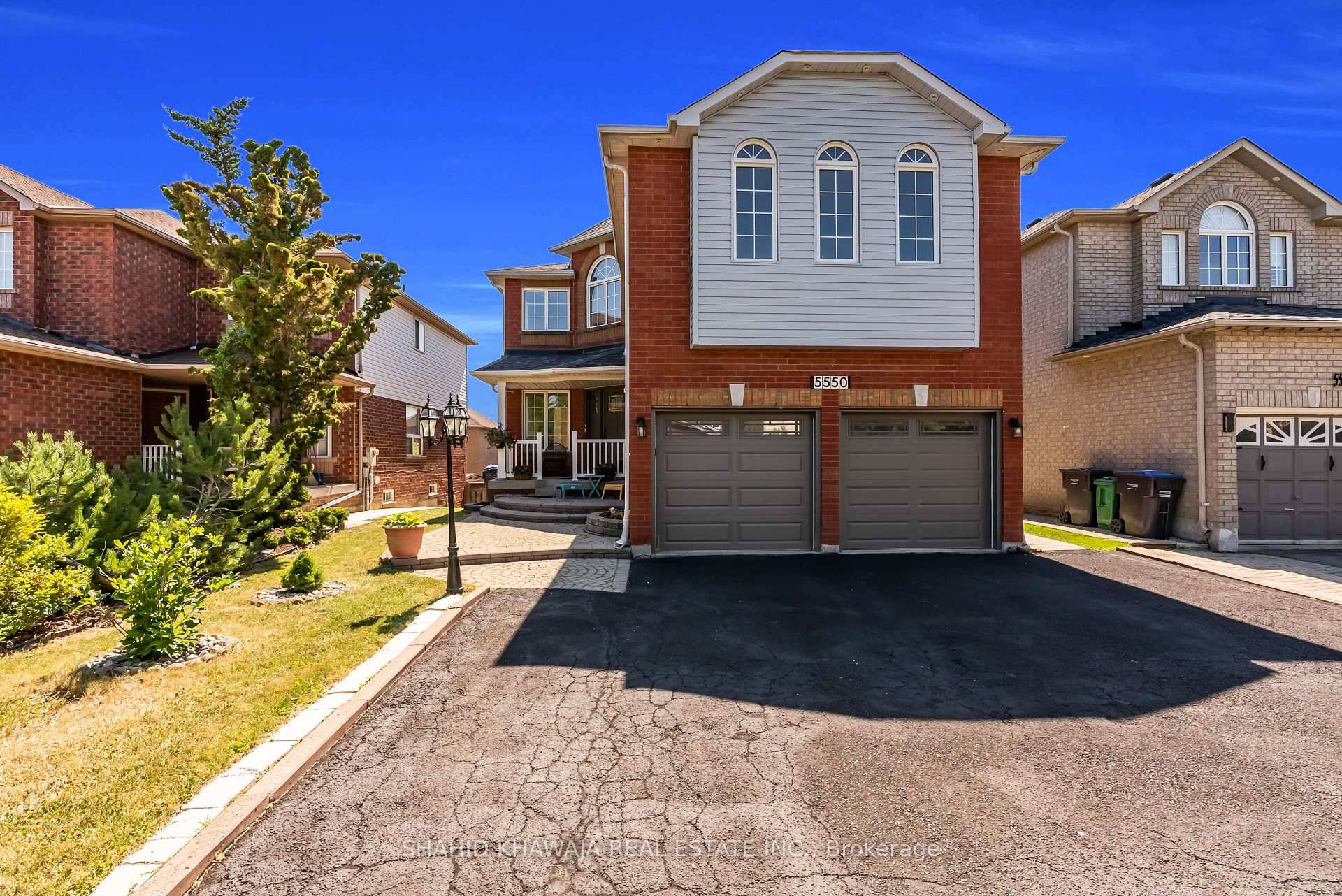 View Tour Welcome to this stunningly all brick fully renovated 4 bedroom detached home, situated in the highly desirable Heartland community.