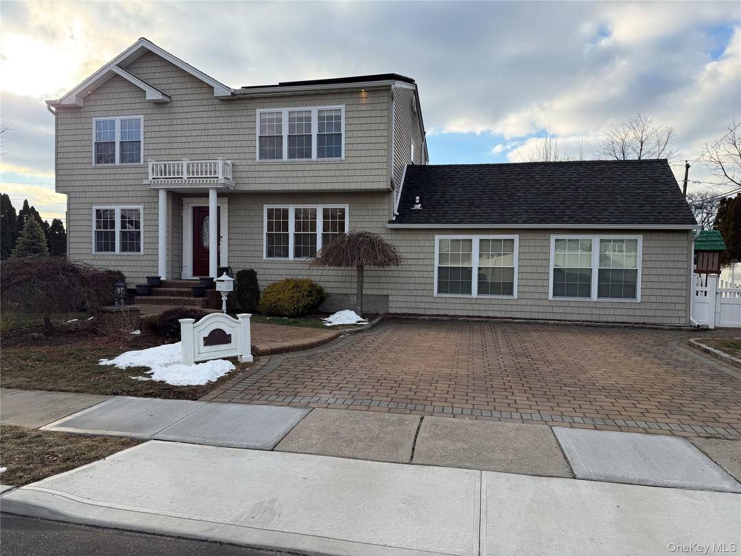 Welcome to this Beautiful 5 bed 2 Bath Colonial in the Bethpage School District.