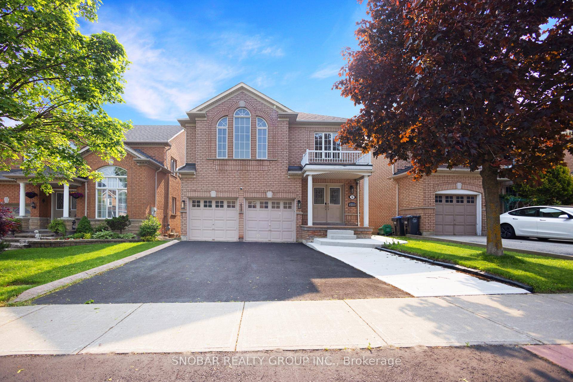 Legal Secondary Dwelling on Premium Lot Welcome to detached home in the highly desirable Fletchers Meadow community of Brampton situated on a rare premium ravine lot with breathtaking views of ...