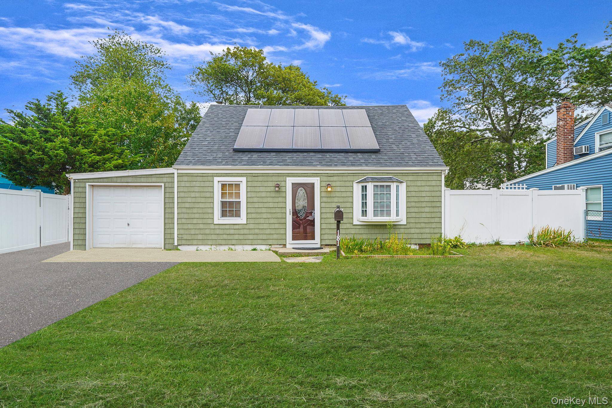 Welcome to this charming and spacious 4bedroom, 2 bathroom, Living Room, Hardwood Floors Throughout.