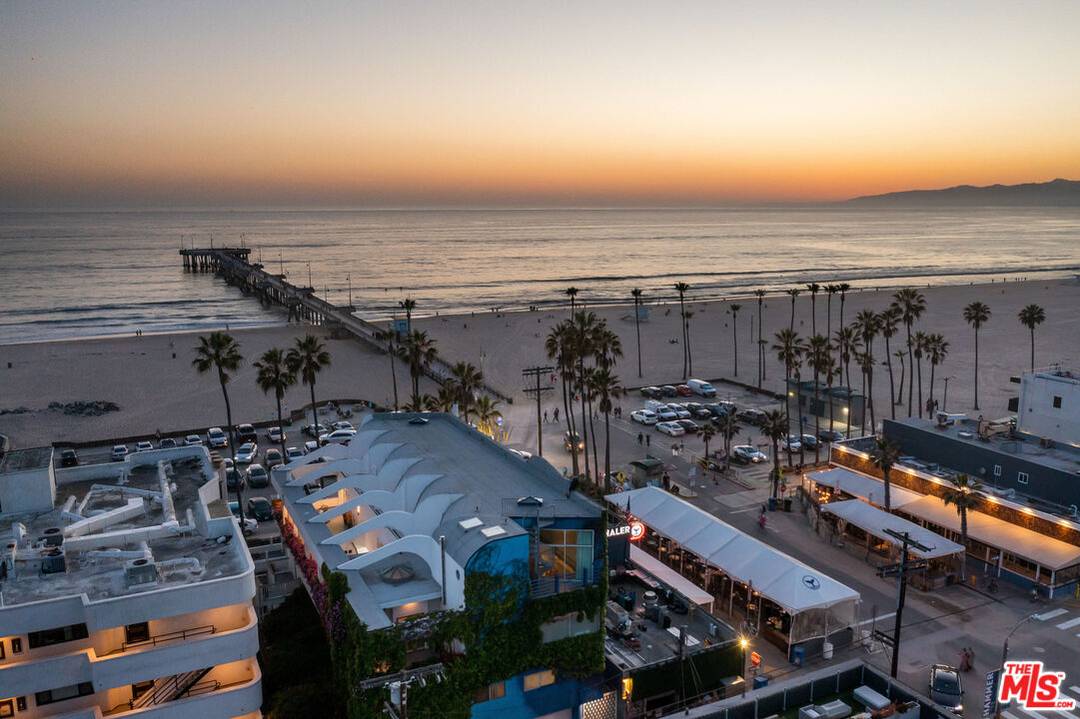 3111 Ocean Front Walk 5BR Marina Del Rey La