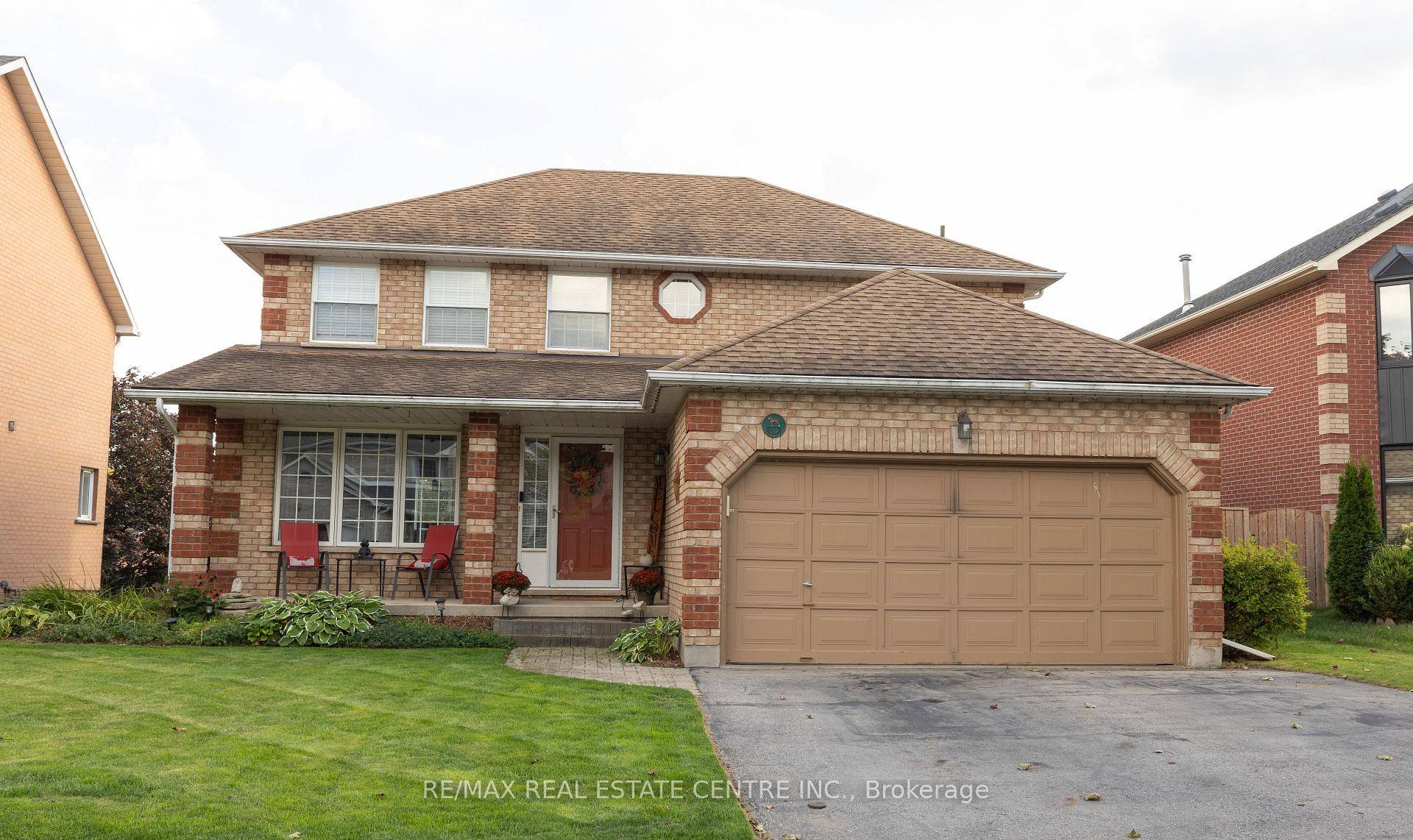 This beautiful well kept home offers the perfect blend of comfort and elegance in a highly sought after neighborhood.