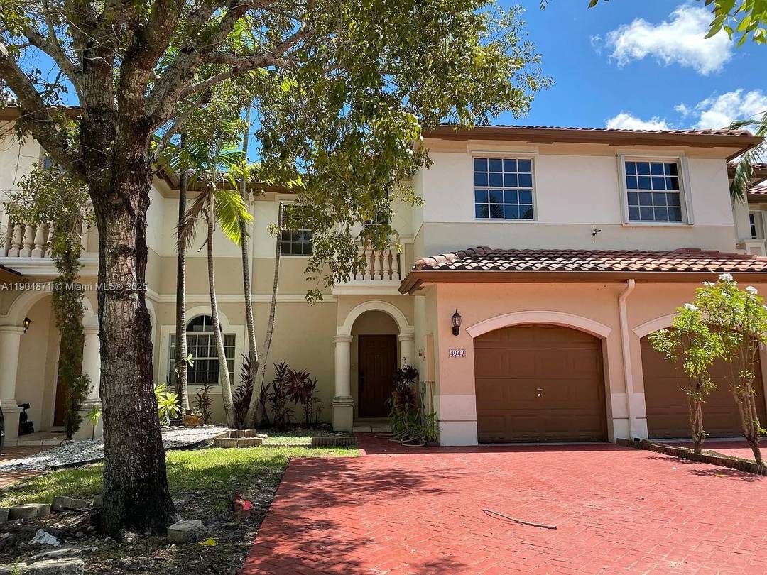 Beautiful 3 bedroom, 2. 5 bath home located in the highly desirable gated community of Vizcaya in Miramar.