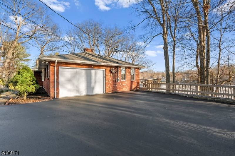 High Crest Dr West Milford Twp. New Jersey Single-Family