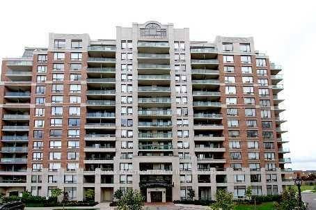 Beautiful penthouse unit in the luxurious Vineyard of Richmond Hill !