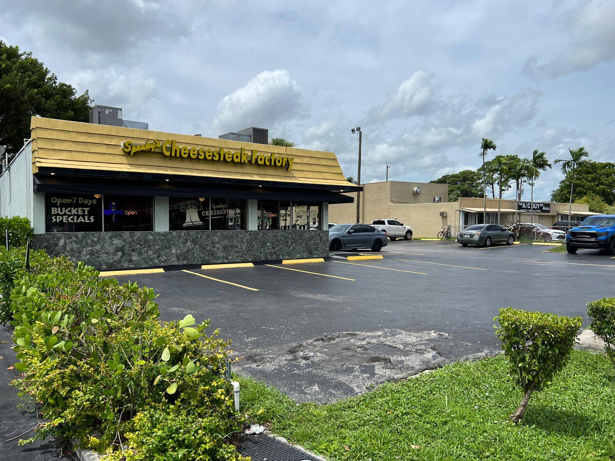 New to market, this freestanding established prime building is located just two blocks South of one of the busiest intersections in Broward County with a 115, 000 daily car count.