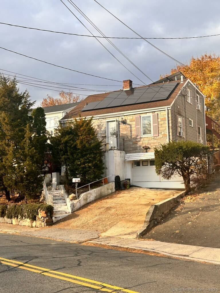 Desirable neighborhood in Stamford !