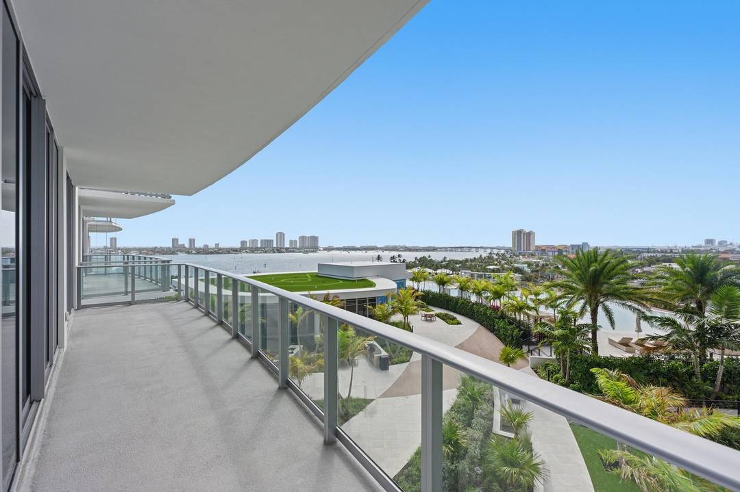 Luxury new construction waterfront condo at Nautilus 220 features 2 bedrooms, 2.