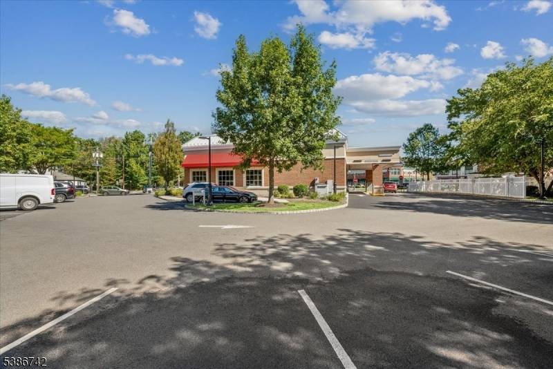 UNBELIEVABLE BANK OF AMERICA LONG TERM GROUND LEASE, 4, 050 SF BANK BUILDING WITH DOUBLE DRIVE THROUGH LANES, HARD CORNER SIGNALIZED INTERSECTION IN AFFLUENT CRANFORD TOWNSHIP, UNION COUNTY LOCATION, 30K ...