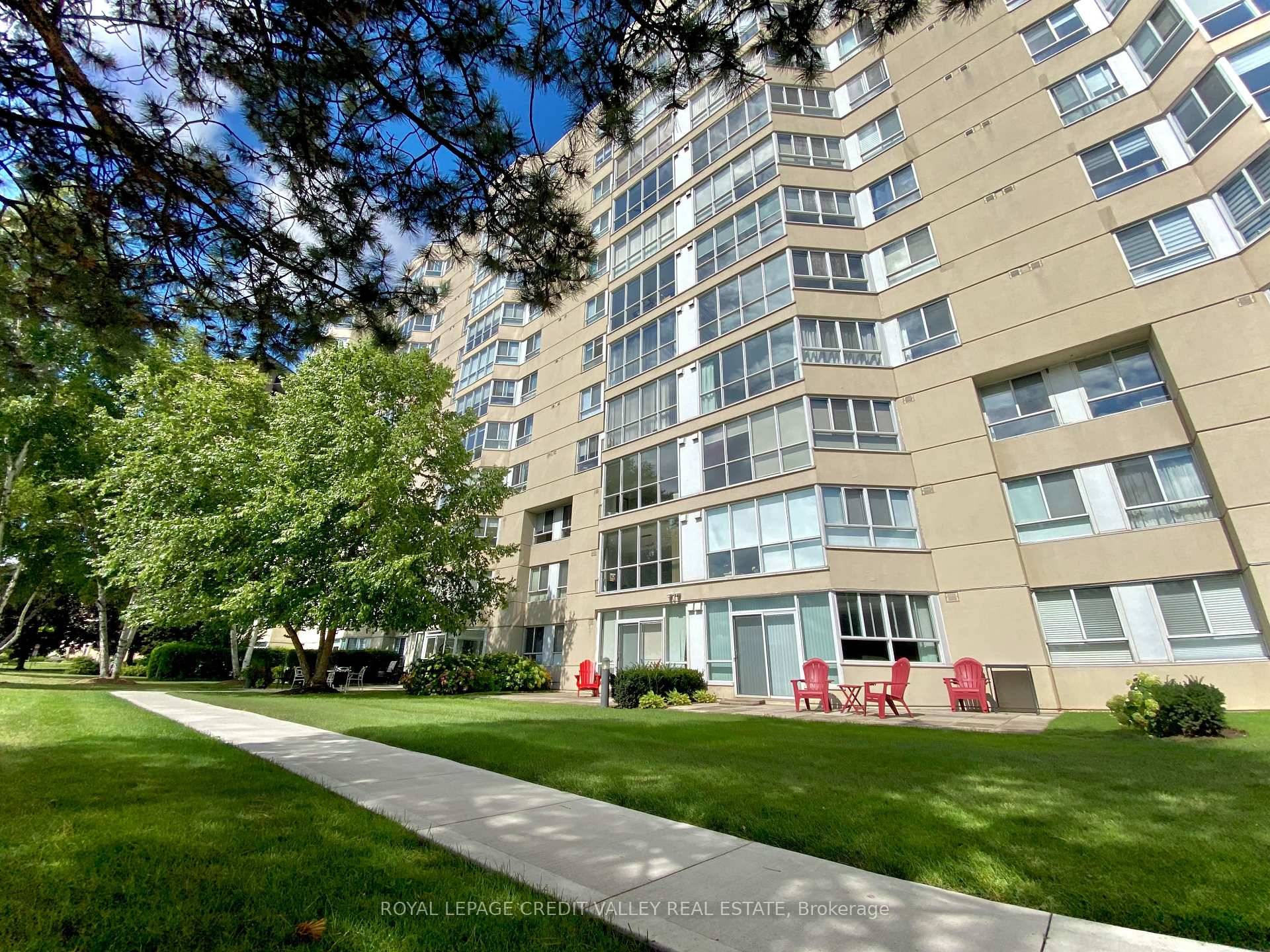 Beautiful, bright, and spacious waterfront condo carpet free unit, features 2 bedrooms and 2 washrooms, and underground parking.