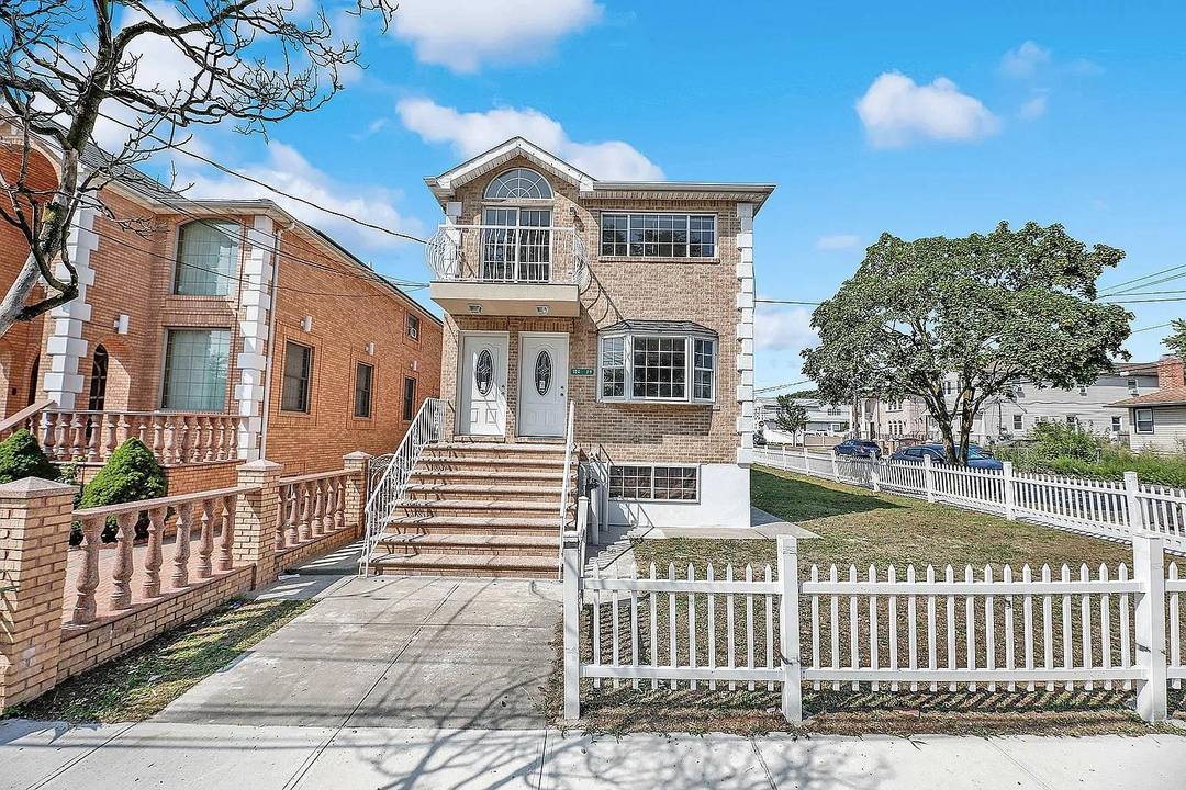 Beautiful detached 2 family house near Belt pkwy in South Ozone Park, featuring 3 bed 2 bath, living, dining, kitchen on 1st floor, 3 bed 2 bath, living, dining, kitchen, ...
