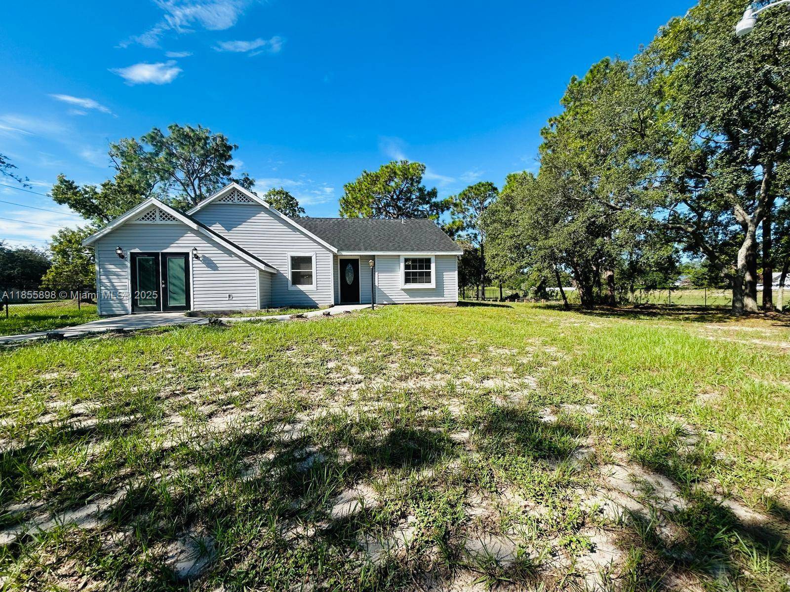 Stunning move in ready 4 bedroom, 3 bath home on a premium oversized corner lot in Spring Hill, FL !