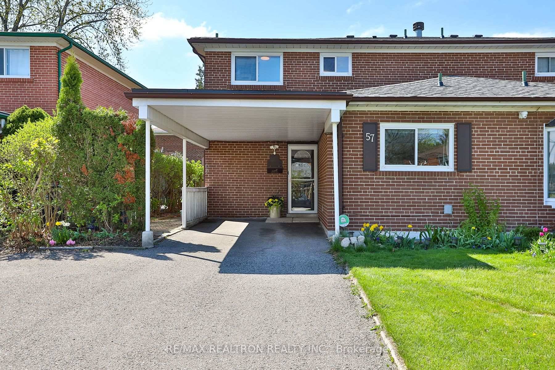This beautifully updated 4 bedroom semi detached home offers both style and functionality, featuring a renovated kitchen with ample cupboard space, a sleek breakfast bar, pretty glass tile backsplash and ...