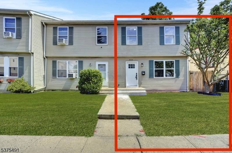 Welcome to this beautifully updated move in ready townhome without HOA fee's in East Orange.