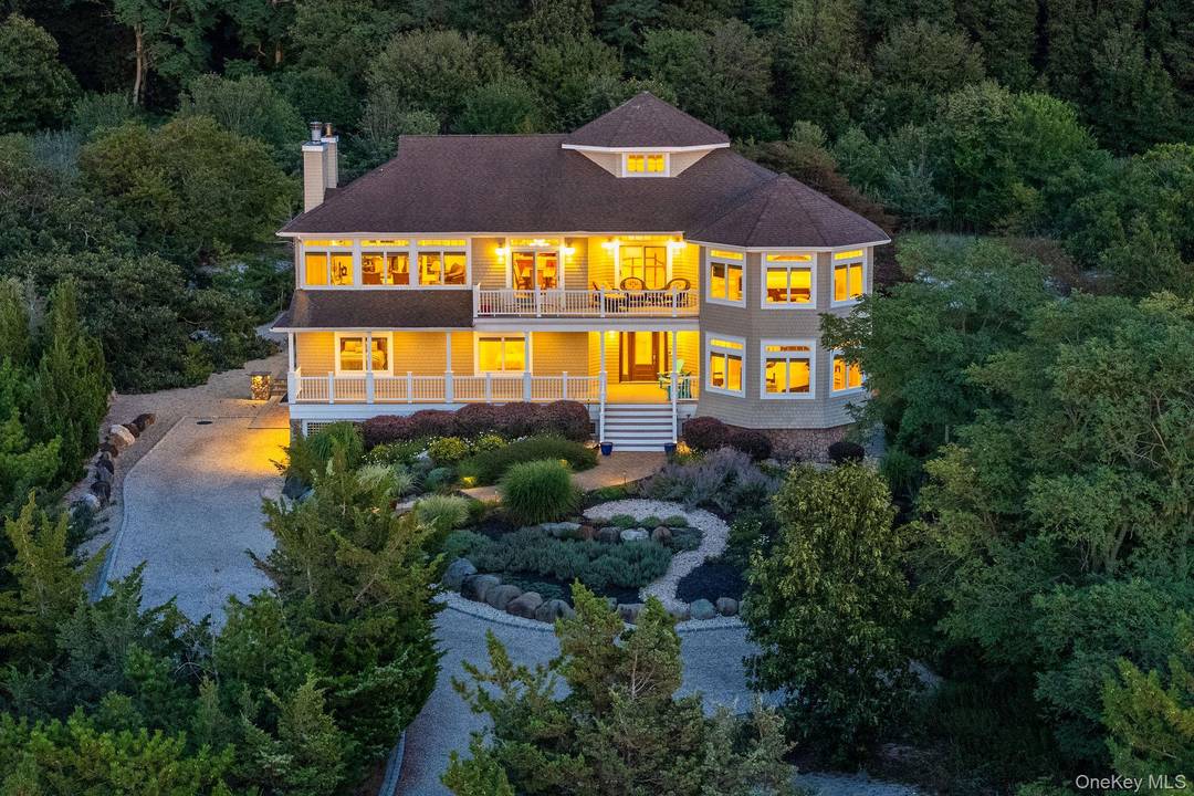 Quintessential North Fork Beach House !