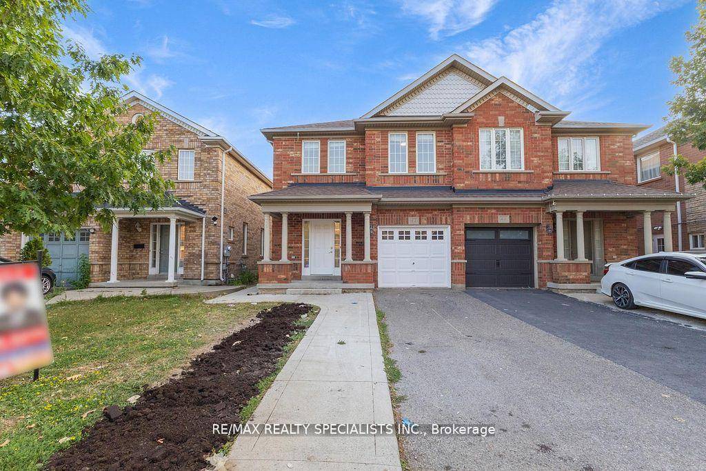 For Lease Beautifully Renovated Semi Detached Home in a Quiet, Family Friendly Neighbourhood !